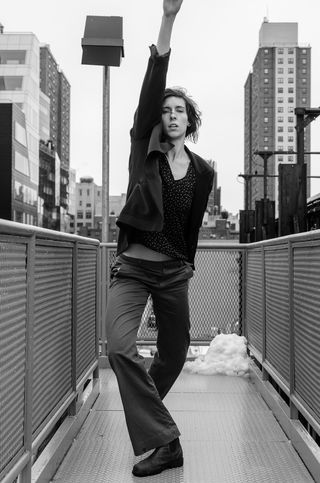 Vesa.forwardlunge.brown